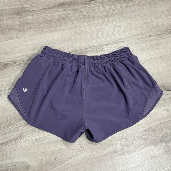 Lululemon Hotty Hot Short II 2.5" - Picture 4 of 8